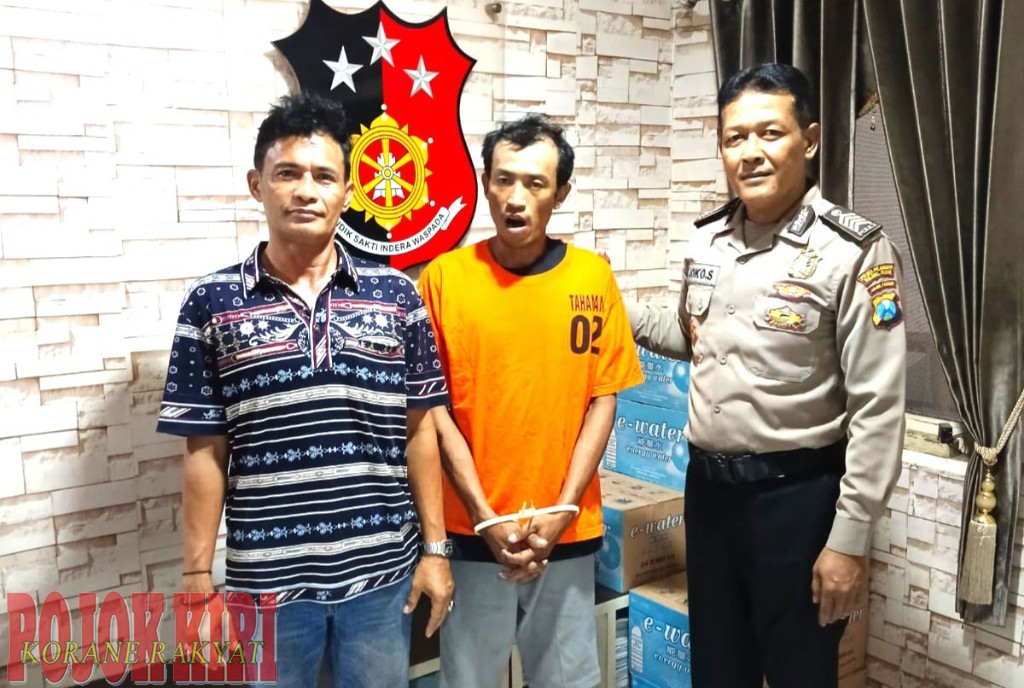Pria asal Dupak Bangunsari Surabaya berinisial KS (40) ditangkap polisi setelah menganiaya, Andik Sudaryono. Saat ini, pelaku diamankan di Mapolsek Krembangan Surabaya (samsul).