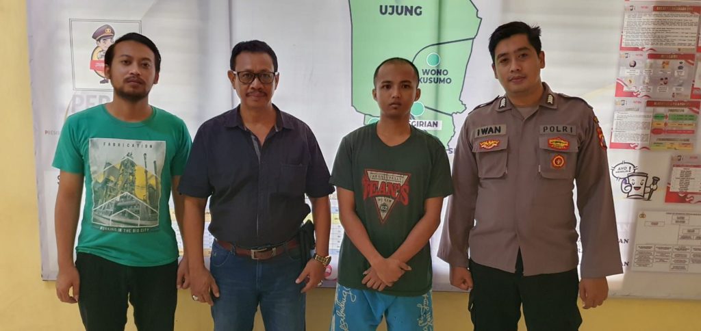 Polisi bekuk pelaku pencurian perhiasan (foto:Samsul) 