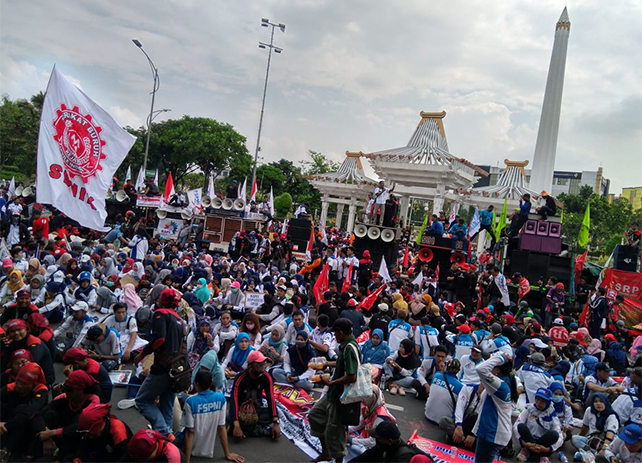 27 Tuntutan yang Dibawa oleh Kelompok Buruh dan Mahasiswa Saat May Day Berlangsung