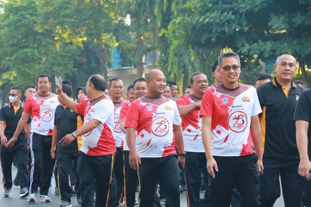 Sambut Hari Bhayangkara Ke -78 Polres Pelabuhan Tanjung Perak Gelar Olahraga Bersama TNI Polri.