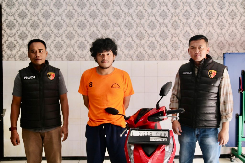 Beraksi di Surabaya dan Sidoarjo, Bandit Curanmor Dibekuk Polsek Genteng Surabaya (foto:Samsul).