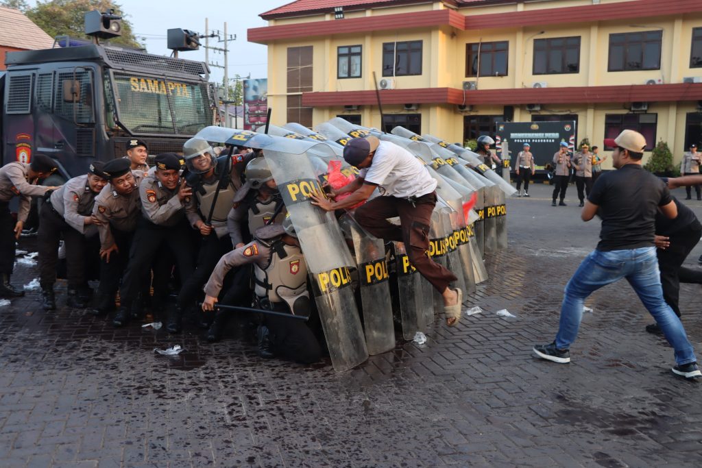 Polres Pasuruan Gelar Simulasi Sispamkota Siap Amankan Pilkada Serentak 2024