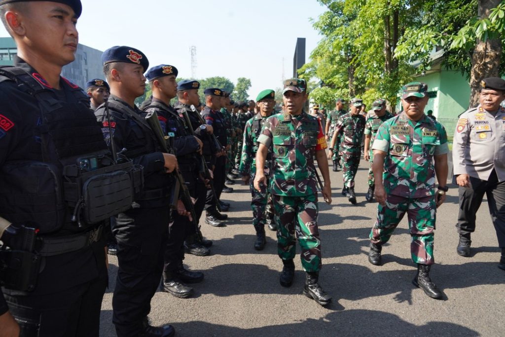 Brigjen TNI Yusman Madayun Pimpin Apel Gelar Pasukan Pam VVIP Pengamanan Presiden RI di Surabaya