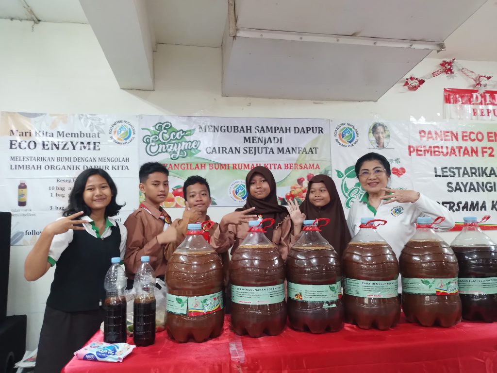 Sosialisasi Eco Enzyme di Pasar Atum Mall: Ubah Sampah Dapur Menjadi Produk Bermanfaat