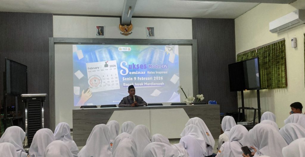 Ketua PWMR Jadi Narasumber Seminar Success Mode On di SMKN 1 Sooko Mojokerto