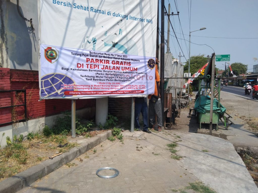 Kepala DPRKP2 Kabupaten Mojokerto Pastikan Parkir Gratis di Tepi Jalan Umum Kabupaten Mojokerto