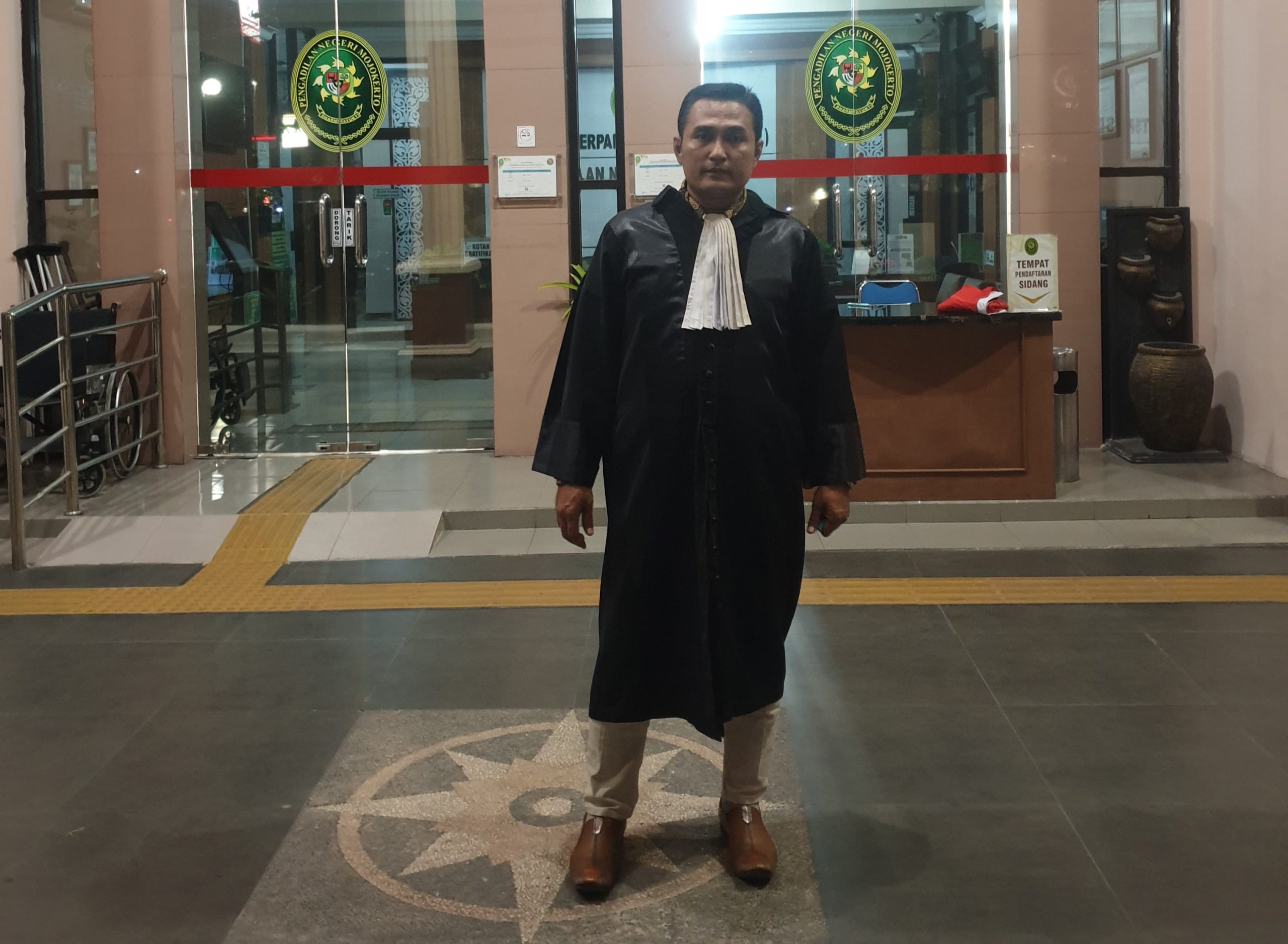 Advokat Pecah 10 Tahun, Dr. Gati Minta Ada Satu Komando