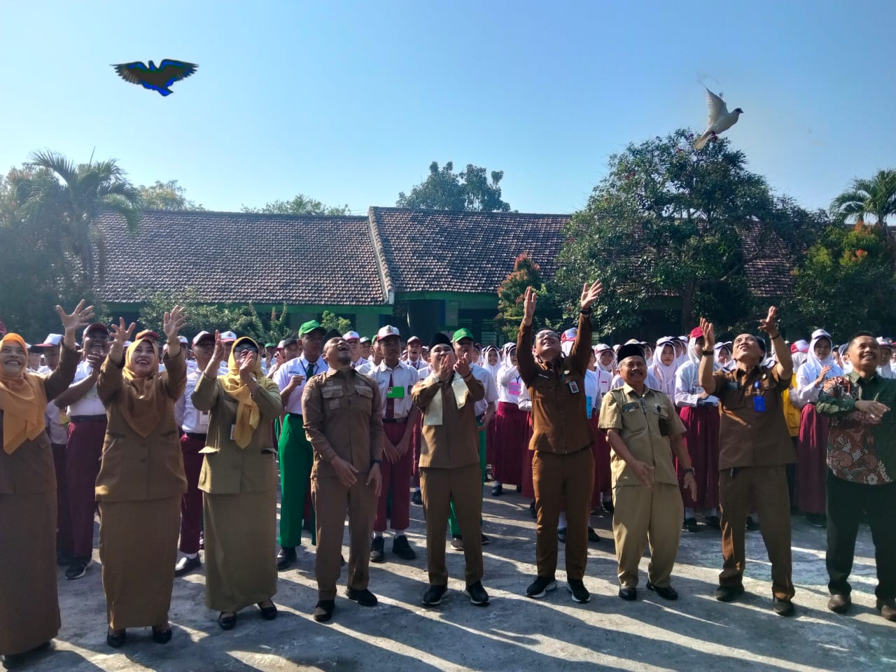 Bupati Gus Barra Luncurkan Absensi Digital di SMPN se-Kabupaten Mojokerto