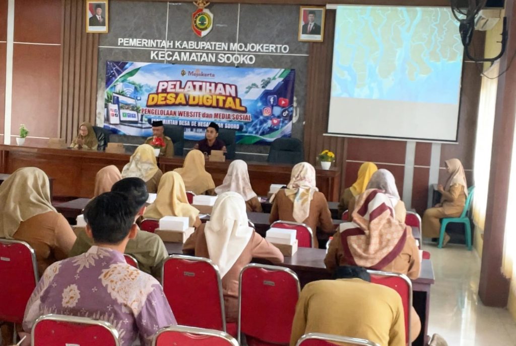 Camat Sooko dan Pemred Majalahglobal.com Bongkar Cara Bikin Berita Desa Viral